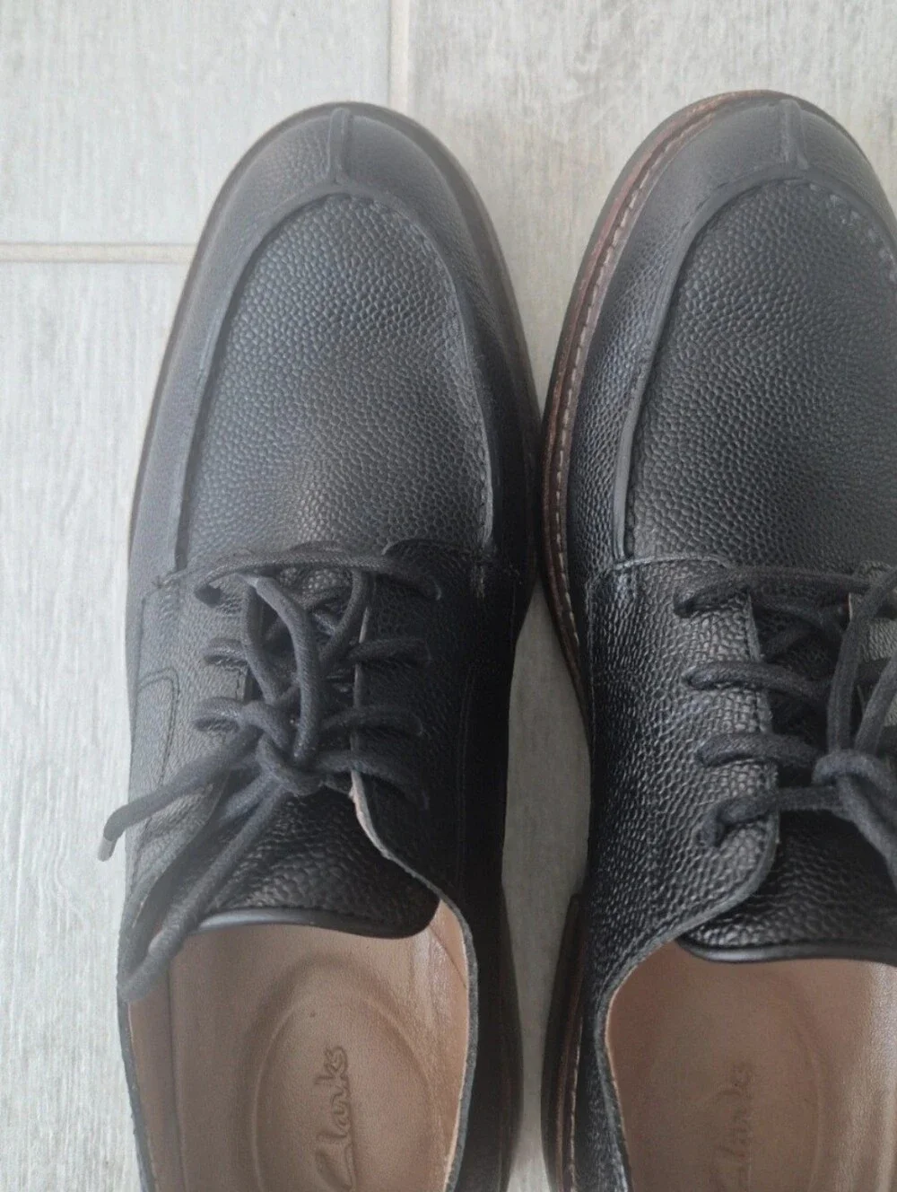 Clarks Men's Black Leather Lace-Up Dress Shoes